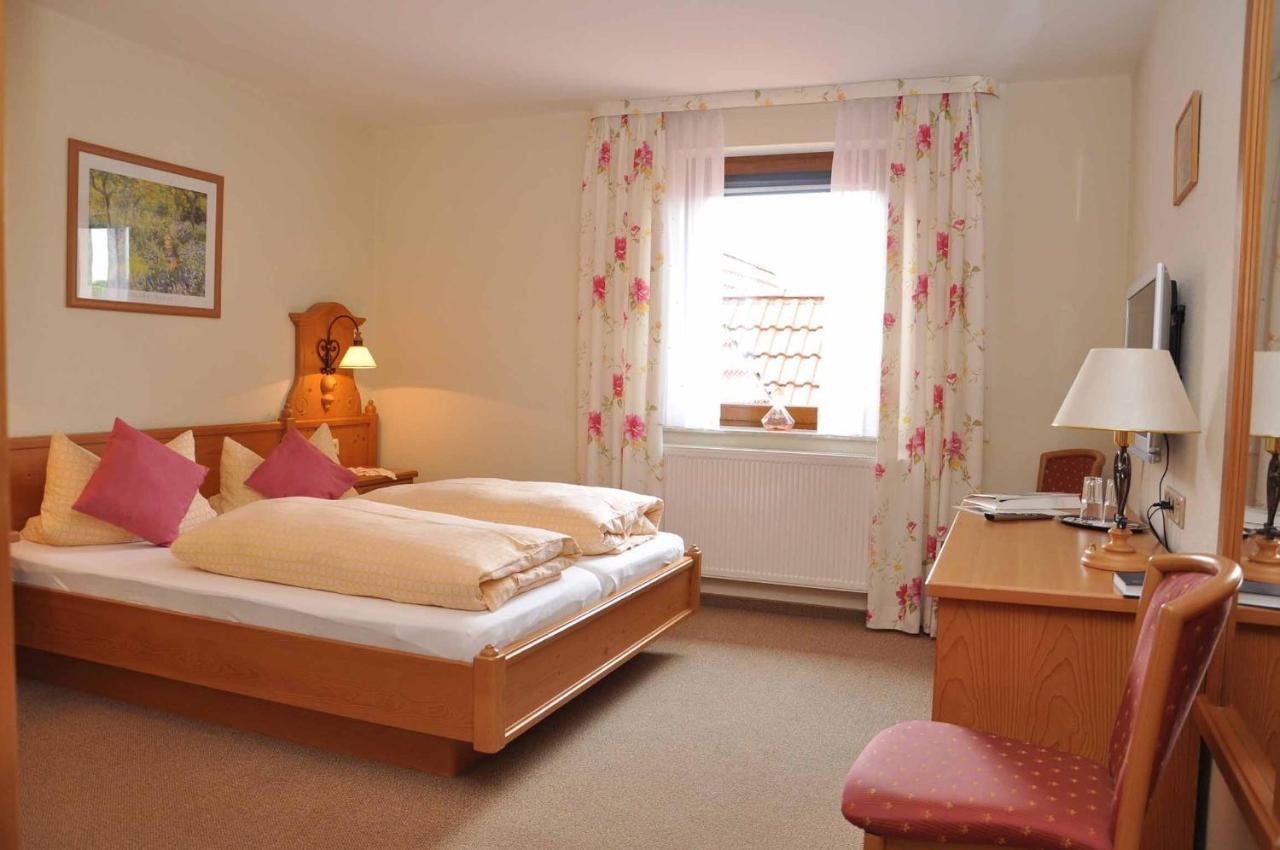 Schleid Landhotel Zur Pferdetraenke מראה חיצוני תמונה